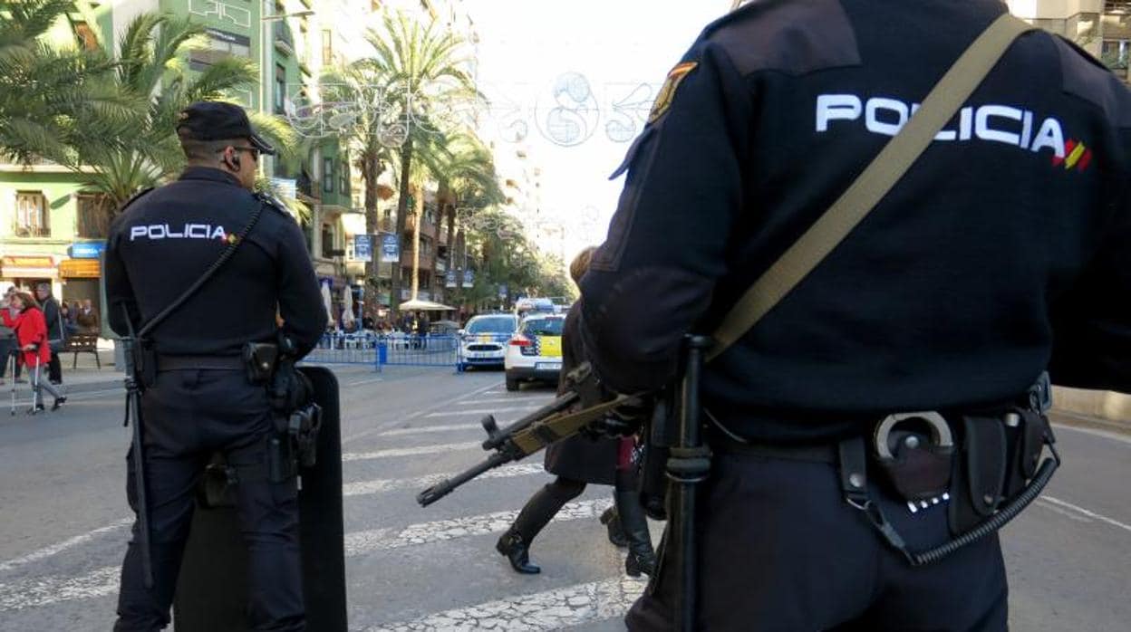 La alerta terrorista marca el dispositivo de seguridad en las Hogueras de Alicante