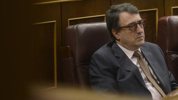 El PNV sentencia a Rajoy y entronizará a Sánchez