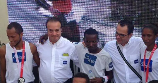 Emiliano Arencibia en un acto de patrocinio en Cabo Verde