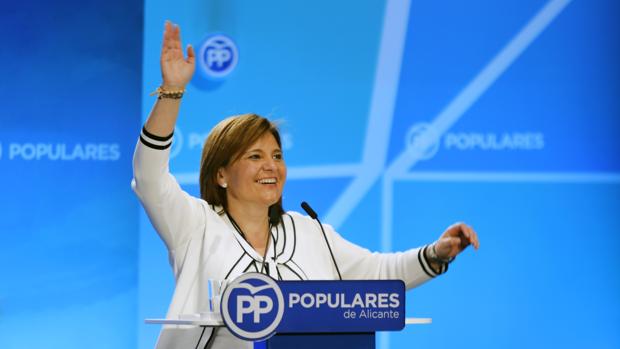 Isabel Bonig: «No vamos a pedir perdón por ser del PP»