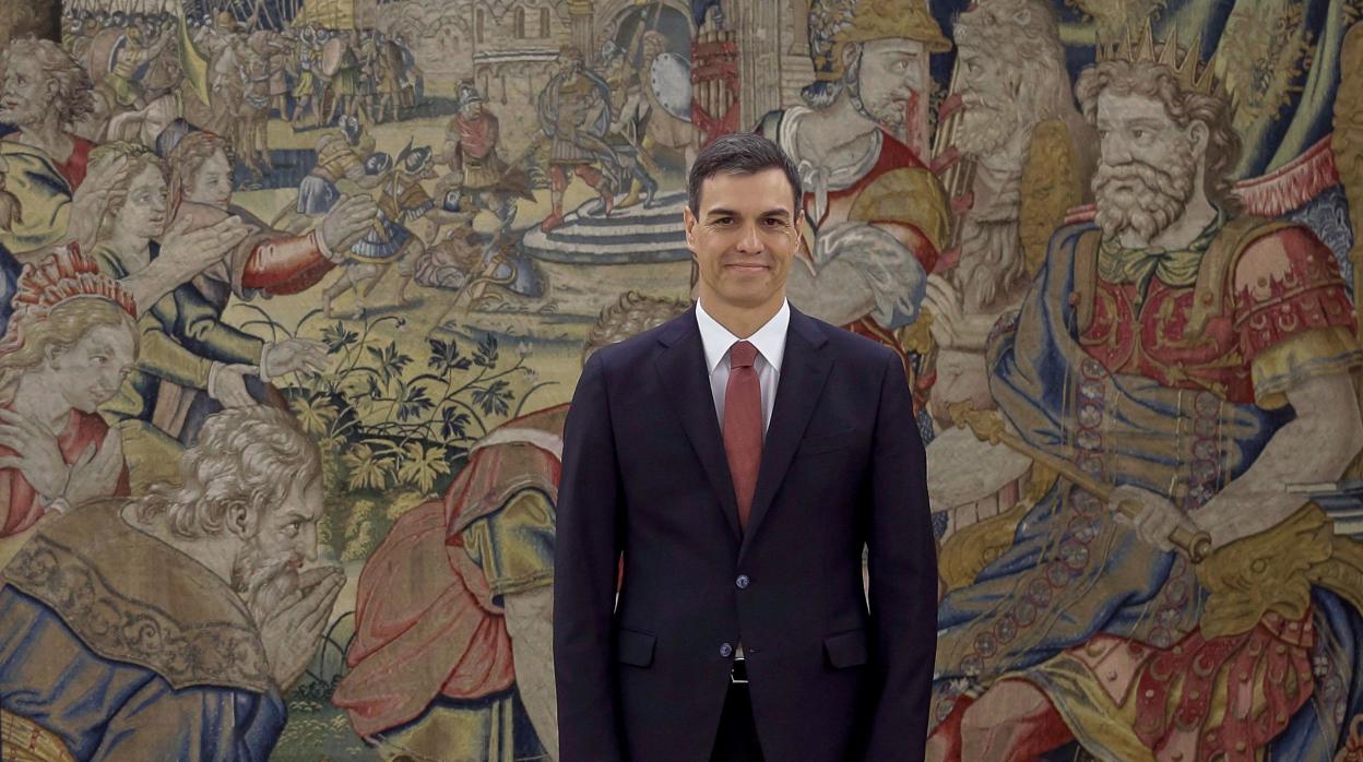 Pedro Sánchez se estrena en el Gobierno reuniéndose con el presidente de Ucrania