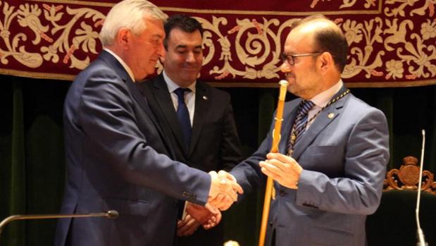 El nuevo rector de la USC pide subir la financiación universitaria hasta el 1% del PIB