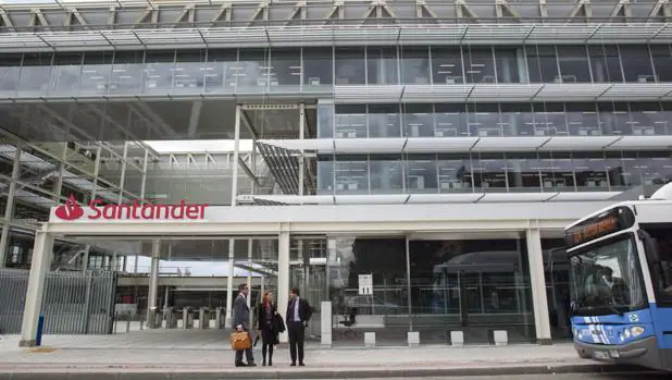 El Santander inicia el traslado de su plantilla a la nueva sede del Popular