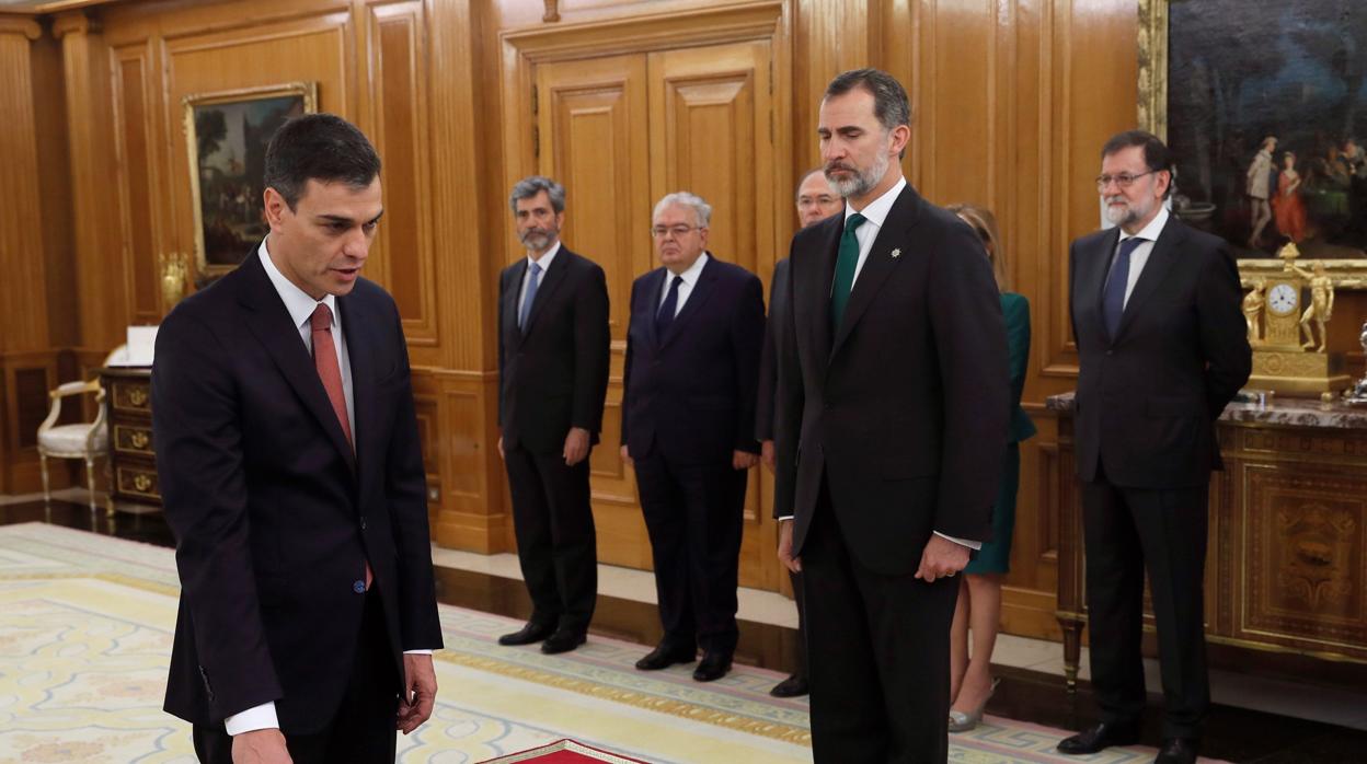 Pedro Sánchez promete como presidente del Gobierno ante el Rey en el Palacio de La Zarzuela