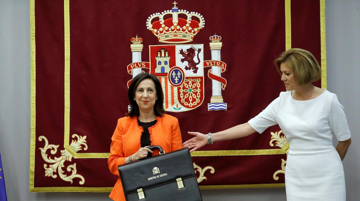 Margarita Robles y María Dolores de Cospedal