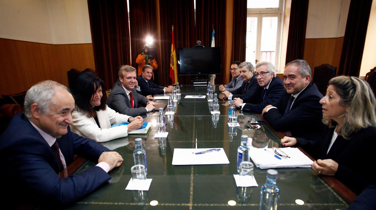 Reunión de distintas autoridades ayer en la sede del TSXG para abordar el plan de recuperación de la Justicia