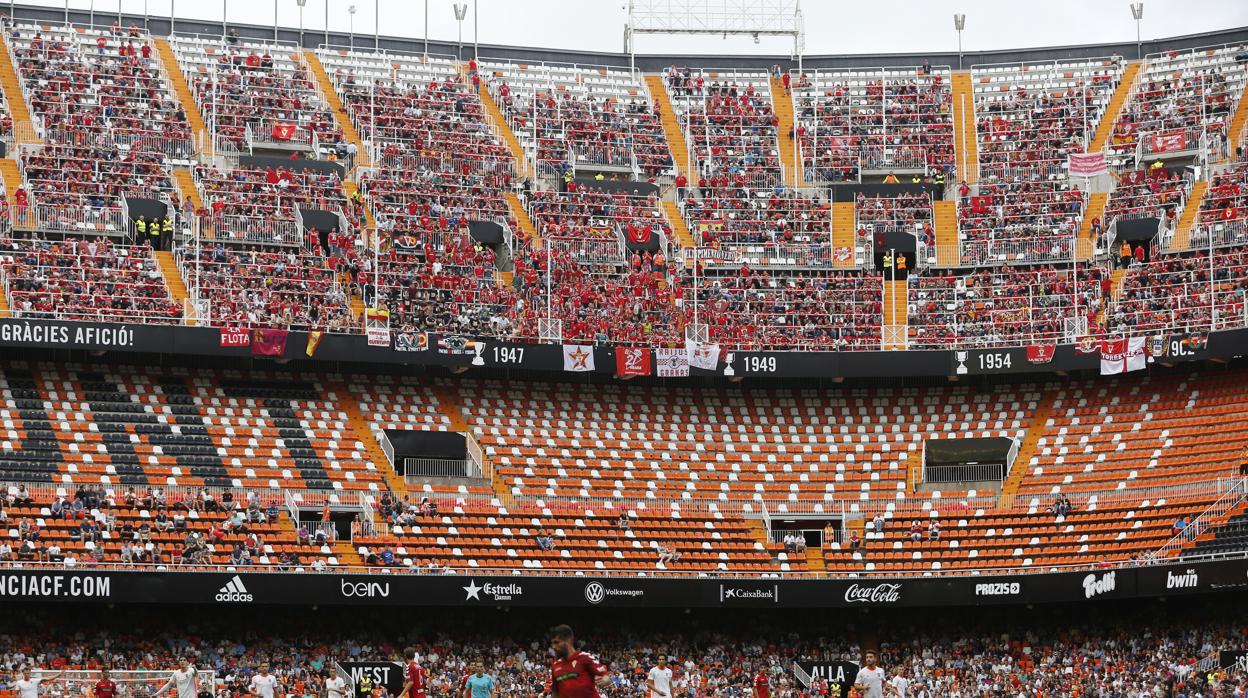 Imagen de las gradas del estadio de Mestalla