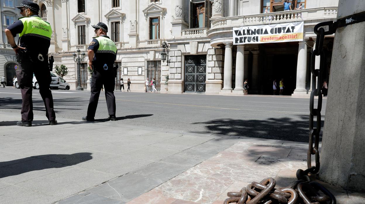 Imagen tomada este martes en la plaza del Ayuntamiento de Valencia