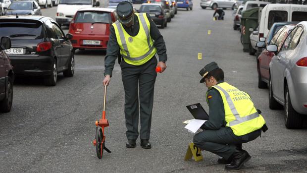 Muere un motorista al chocar con un coche en Vigo