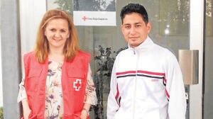 La técnico de Cruz Roja Gema López y Dilson Colorado