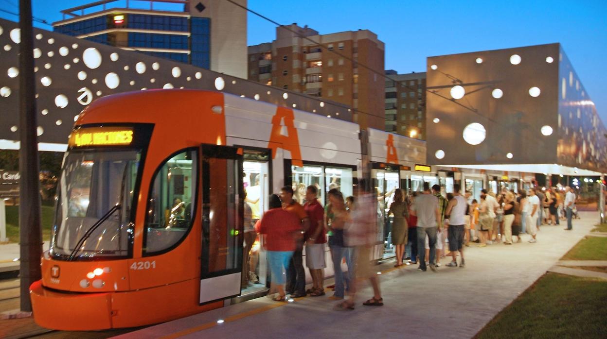 Imagen de una de las paradas del TRAM