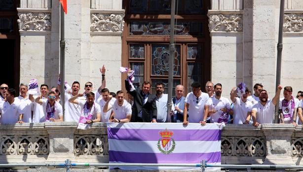 Ciudad y provincia rinden homenaje al Valladolid en su vuelta a Primera