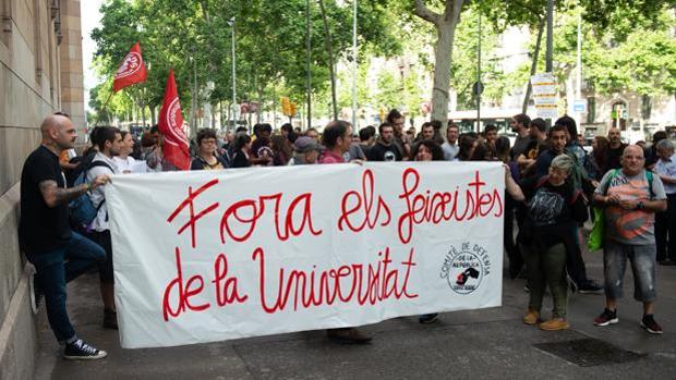 La Fiscalía investiga el acoso a SCC en un acto sobre Cervantes en la Universitat de Barcelona