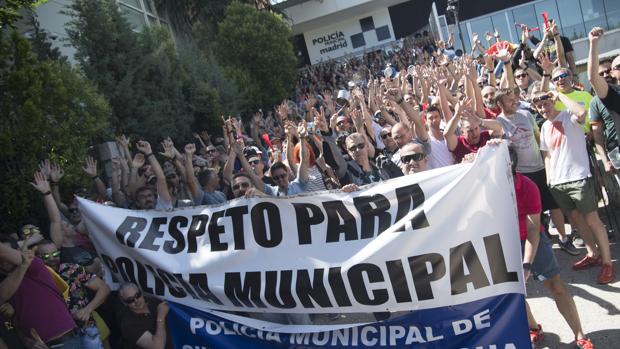 Sin policías voluntarios para las fiestas de los distritos y el Orgullo