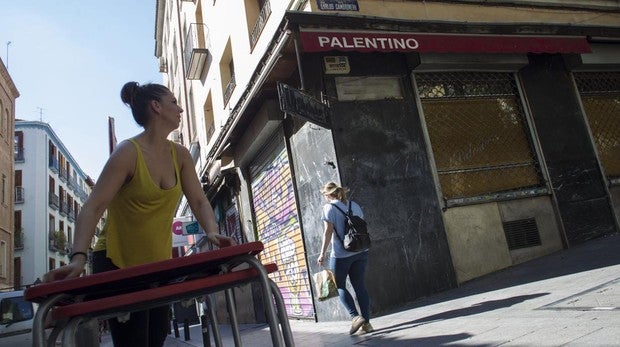 La segunda vida del Palentino: el icónico bar de Malasaña cambia de dueños