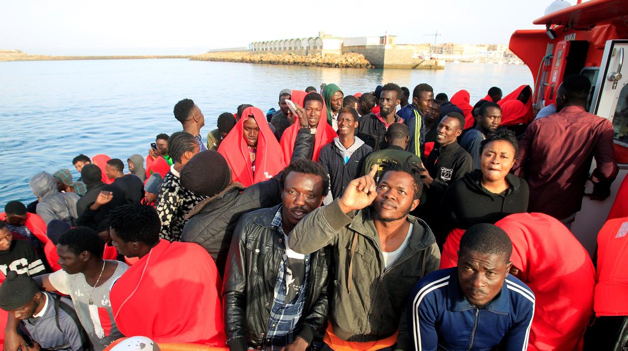 Casi mil inmigrantes rescatados el fin de semana en las costas españolas