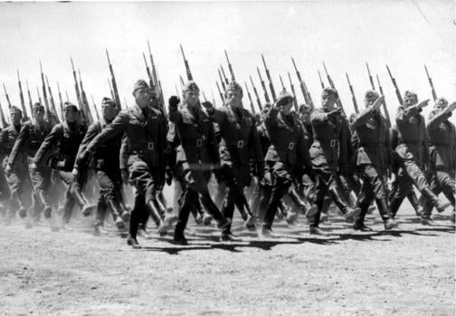 Imagen de un desfile de la Legión Condor en el año 1939