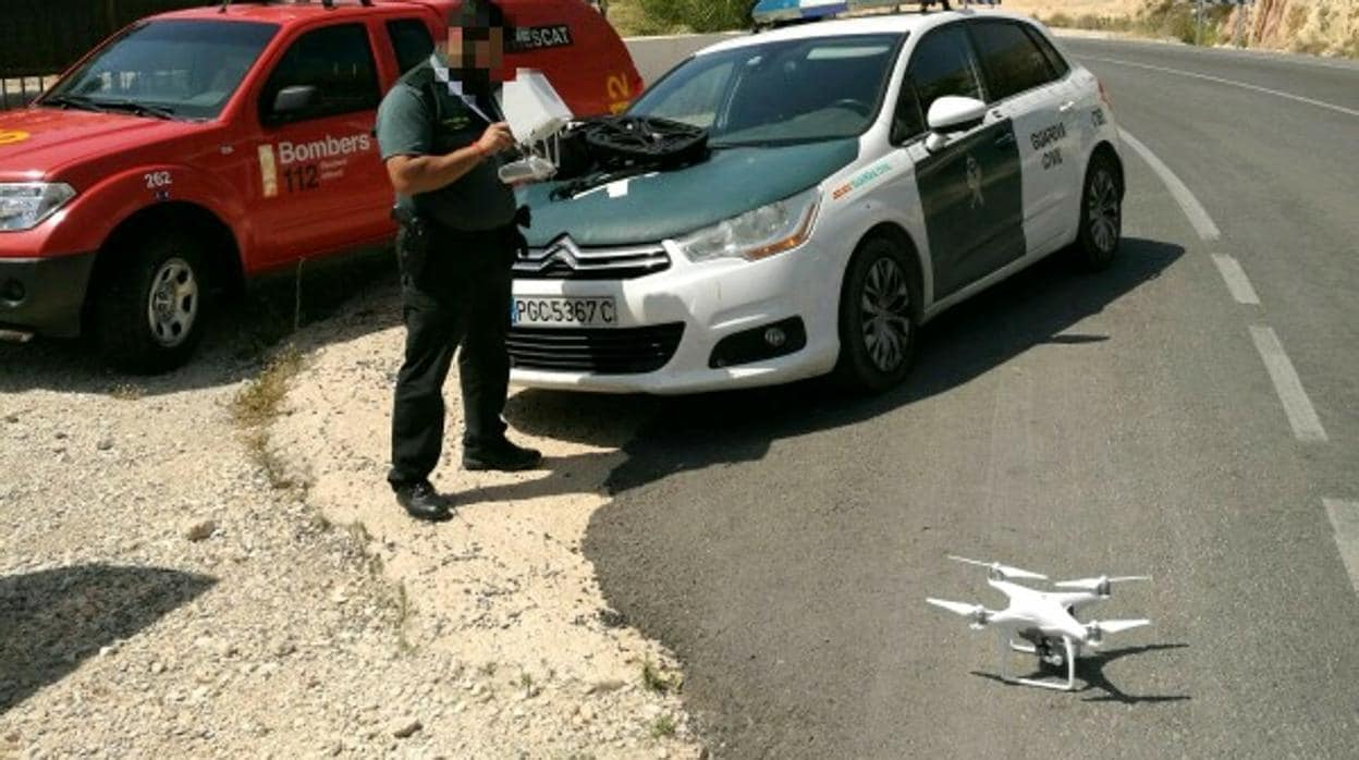 Imagen del dron empleado para localizar a los senderistas perdidos en la sierra de Orxeta