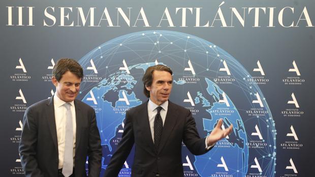 Manuel Valls, junto a Aznar, advierte de que «no hay alianza posible con los populismos»