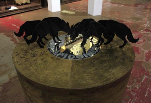 Una de las siete esculturas de gran formato que Maroto expone en el Círculo de Arte