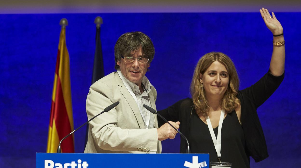 El expresidente catalán y la líder del PDECat, Marta Pascal, en un acto de partido