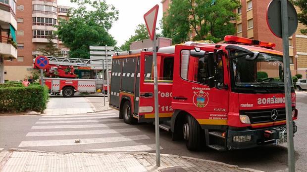 Cortan la CM-403 por el incendio de camión de paja que llegaba a unos pastos