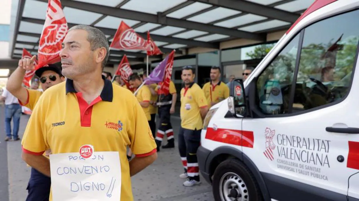 Masivo apoyo a la huelga de ambulancias con críticas a los servicios mínimos