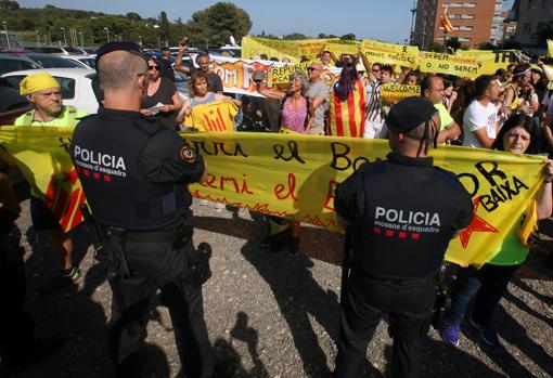 Protesta convocada por CDR contra la presencia del Rey Felipe VI en Cataluña