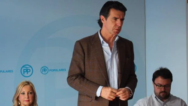 José Manuel Soria: de ponente ideológico del PP a compromisario como militante de base