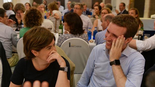 Santamaría y Casado, juntos en la última cena del Grupo Popular que configuró Rajoy