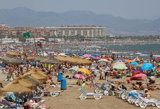 Imagen de la playa de las Arenas de Valencia