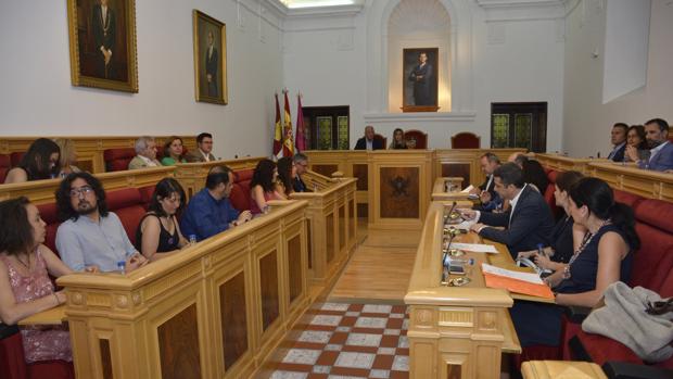 El superávit de 4,3 millones irá a inversiones en todos los barrios