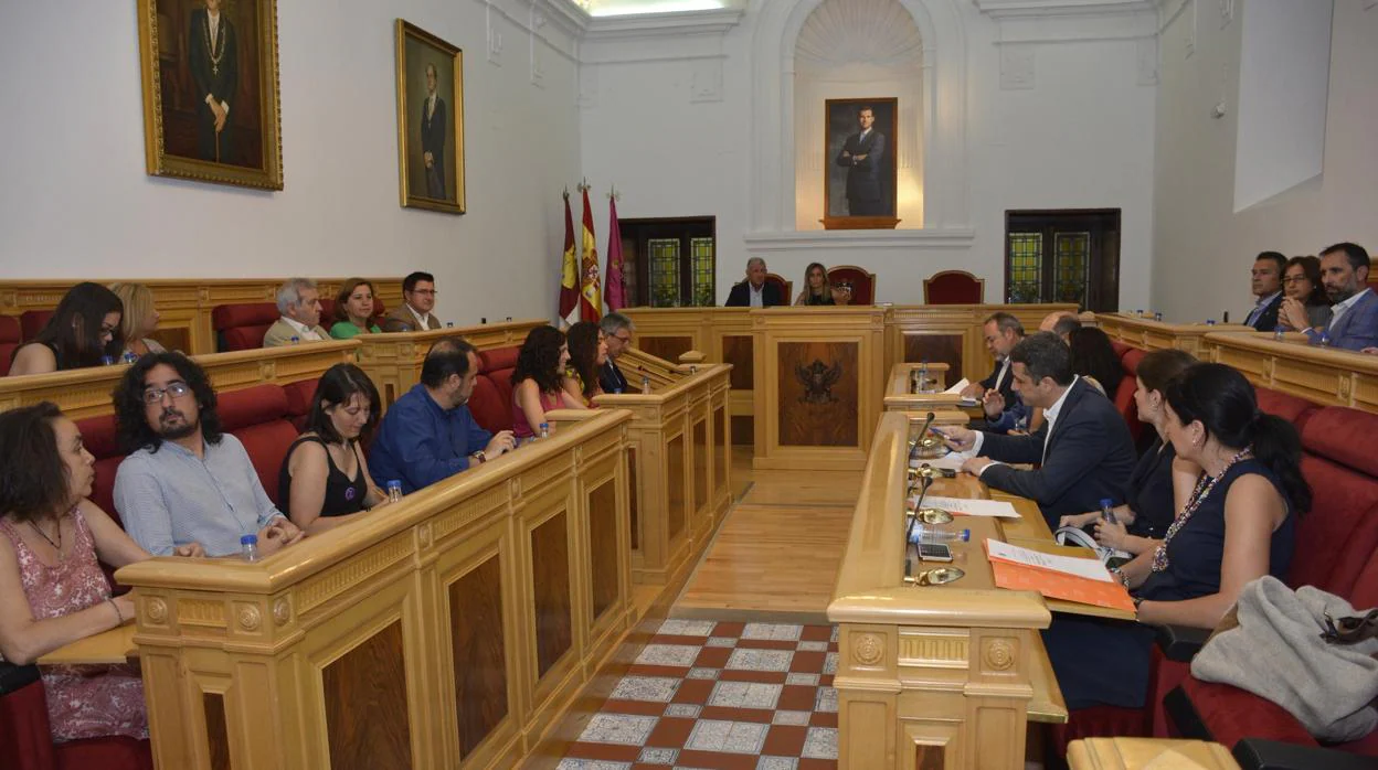 Un momento del Pleno celebrado en el Ayuntamiento de Toledo