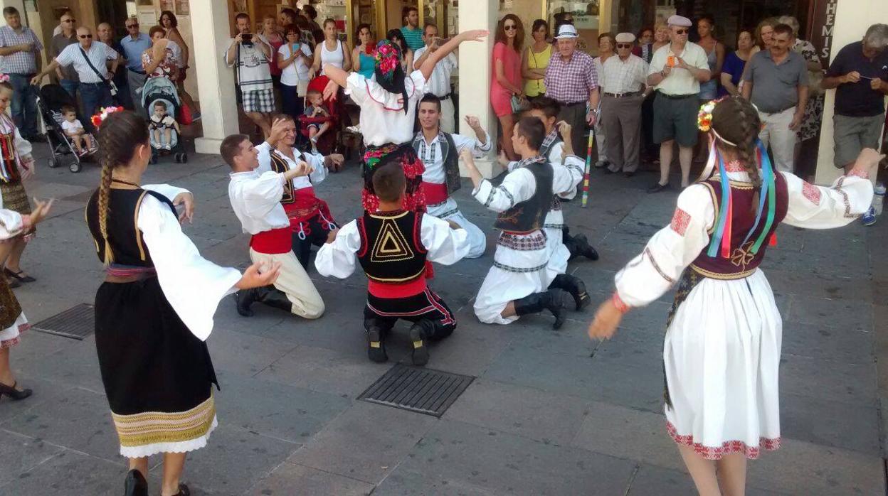 En esta edición participarán más de 150 bailarines y cantantes