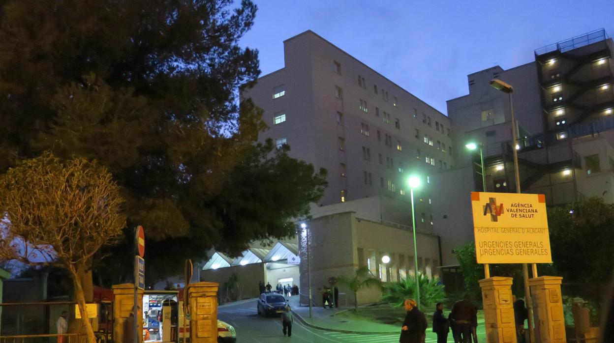 Imagen de archivo del Hospital de Alicante, al que fueron trasladados dos de los heridos