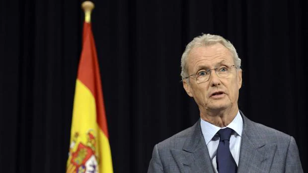 Exteriores confirma que relevará a los embajadores Morenés y Moragas