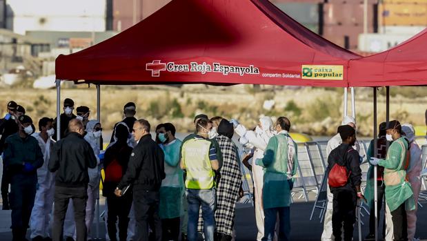 Inmigrantes del Aquarius participarán en el Trofeo de fútbol playa de Valencia