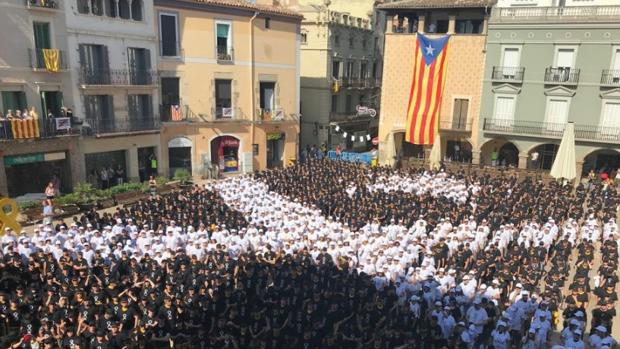 Las vistosas «filas prietas» del independentismo que inquietan las redes