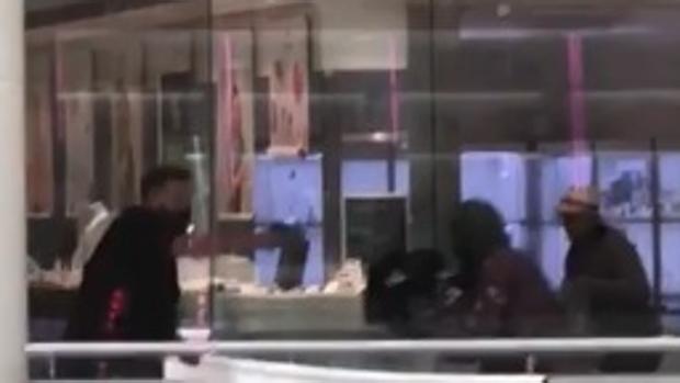 Tiroteo en un centro comercial de Barcelona tras el atraco a una joyería