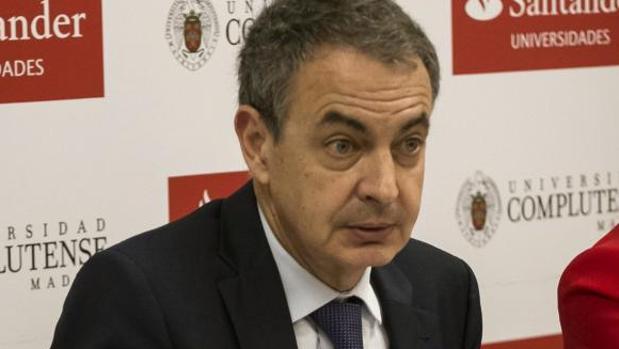 Zapatero carga contra Casado: «Es un retroceso para el PP»