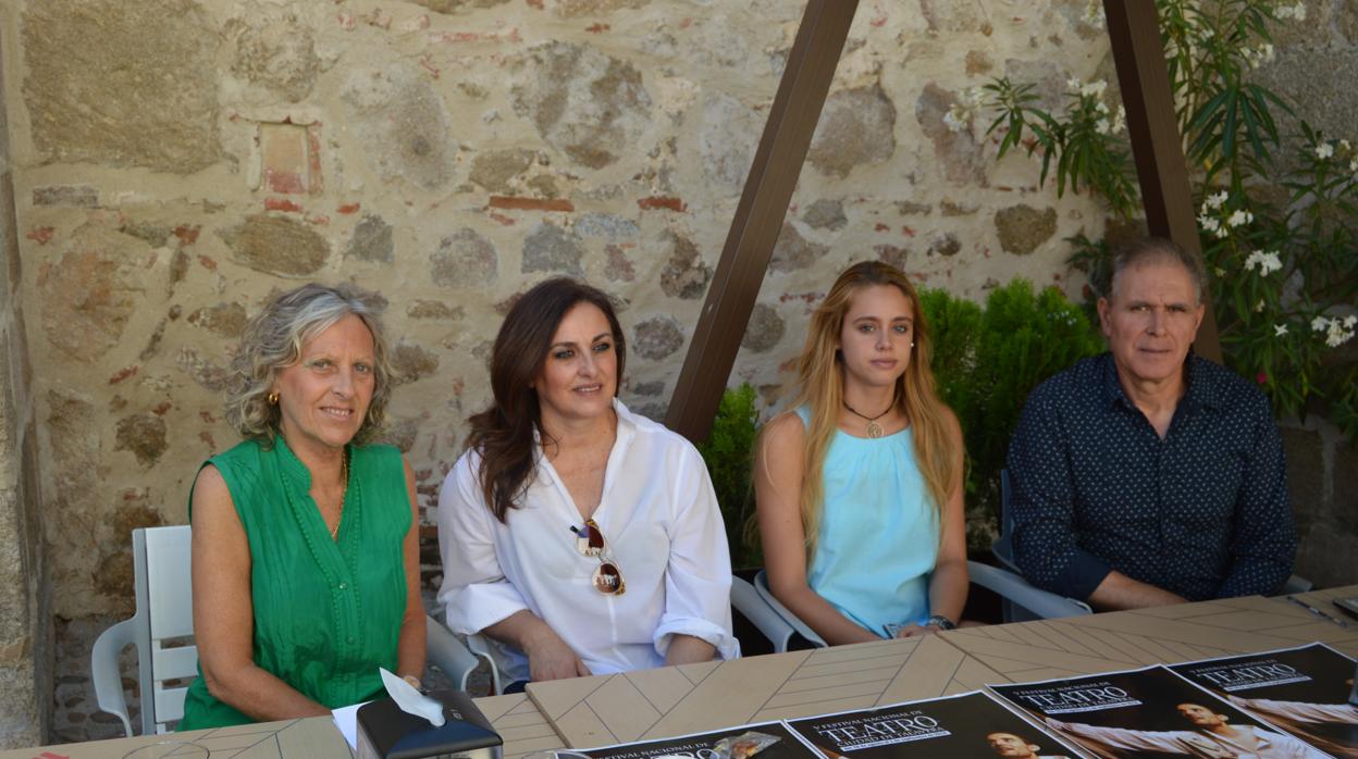 La concejal de Cultura, María Ángeles Núñez en la presentación del galardón Aguja de Cerámica 2018