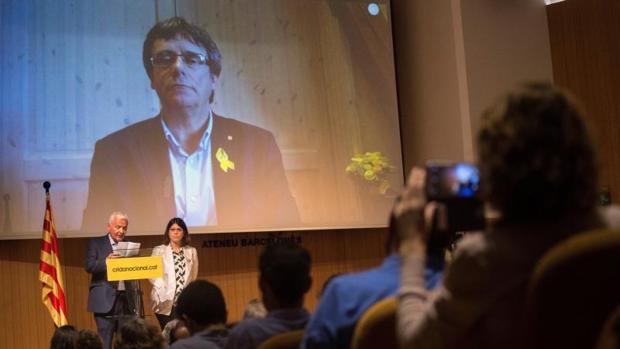 Puigdemont, Torra y Sànchez lanzan una OPA hostil contra todo el secesionismo