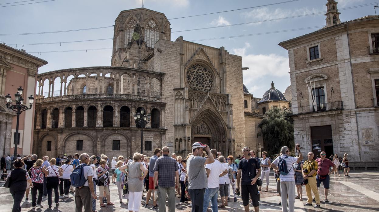 Imagen de la plaza de la Virgen de Valencia