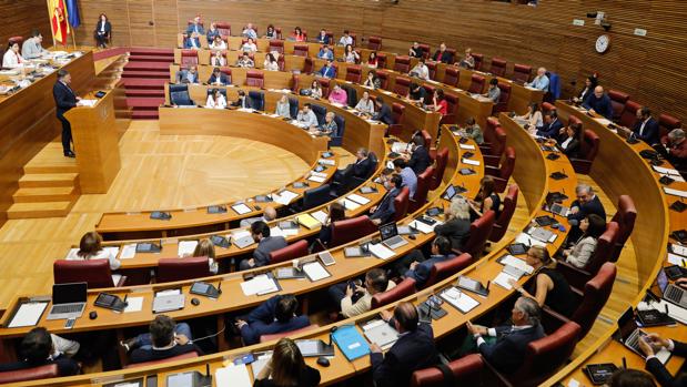 Las ausencias de diputados en las Cortes Valencianas impiden la reforma de una ley