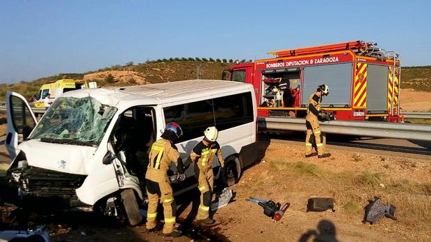 Un muerto y seis heridos, entre ellos cuatro niños, en un accidente en Zaragoza