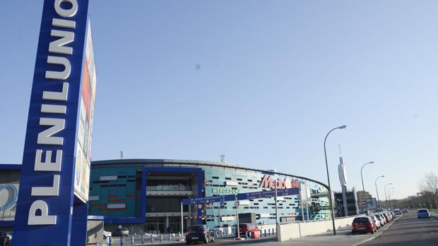 Rocía con un spray a varias personas en el centro comercial Plenilunio