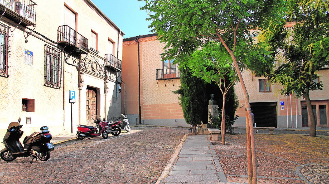 La placa está en un edificio histórico de San Facundo