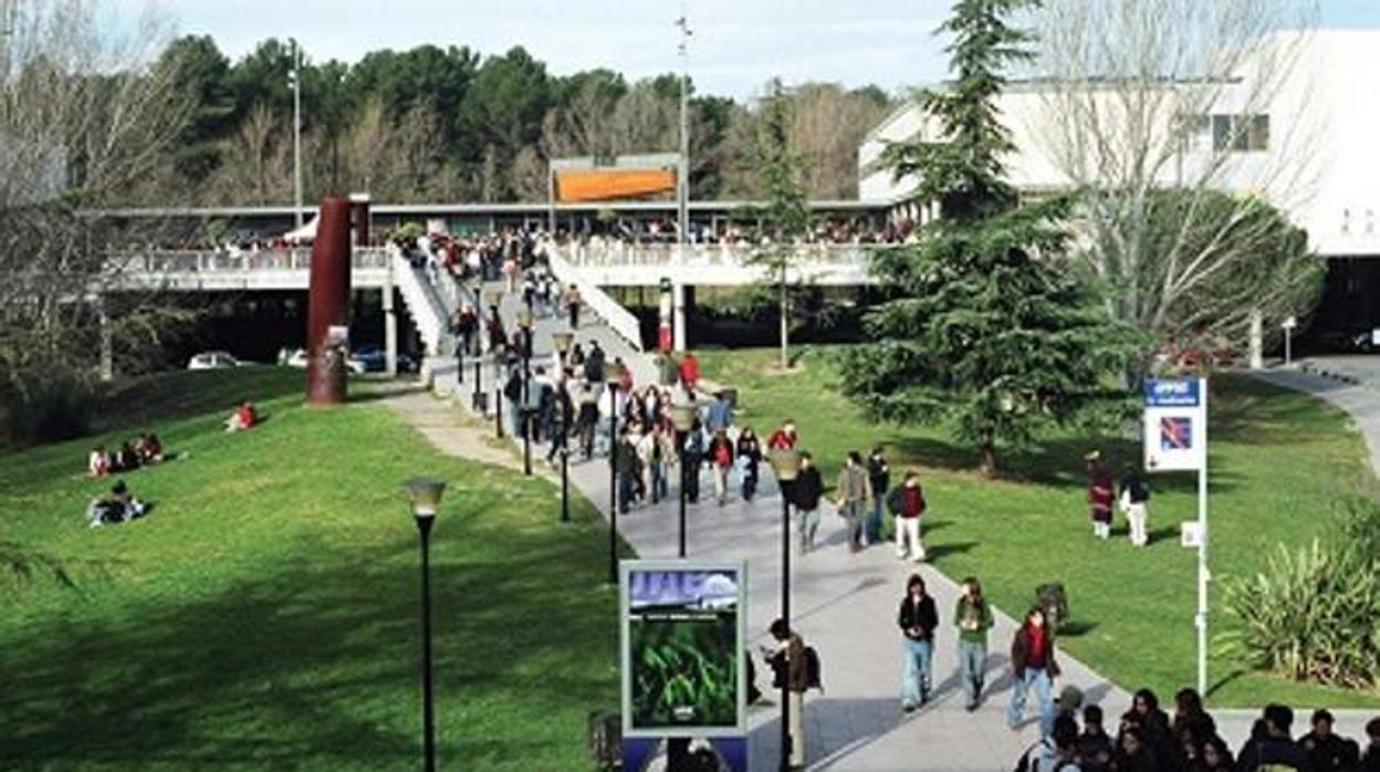 La Generalitat convoca un premio para tesis escritas solo en catalán