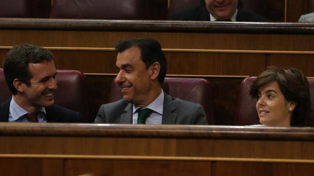 Los últimos alegatos: Santamaría reivindica el centroderecha y Casado promete integración