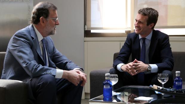 Los primeros pasos de Casado: reuniones con Rajoy y Santamaría y primera cumbre del PP en Barcelona